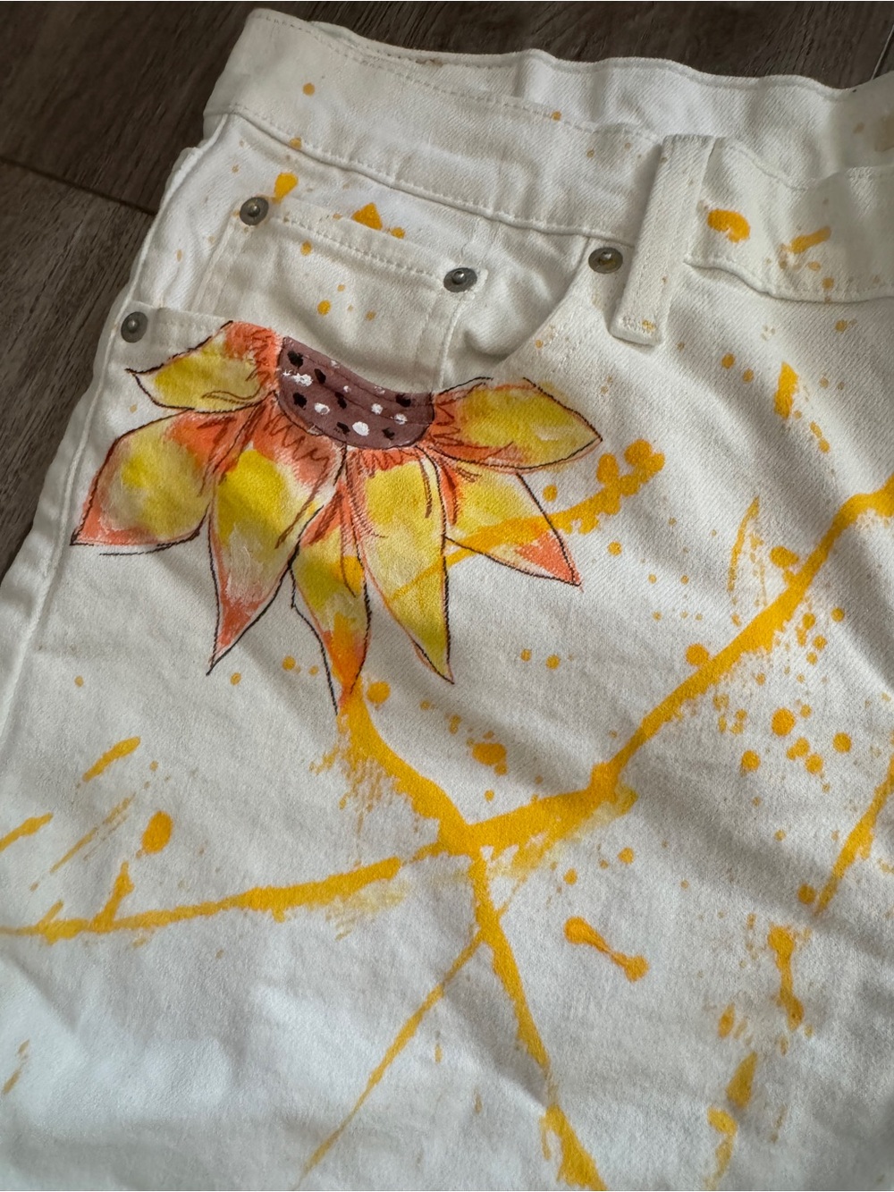 Custom Hand-Painted Levi's Shorts Sunflower Wearable Art Streetwear Size 12 - 33 - Picture 7 of 10